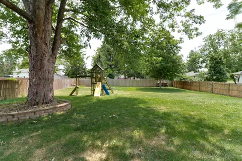 705 Eastview Dr, Mclean, IL 61754 photo 11