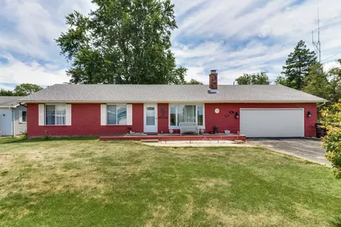 705 Eastview Dr, Mclean, IL 61754