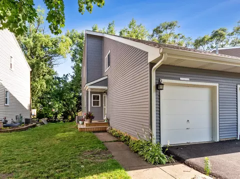 27 W159 Cooley Ave, Winfield, IL 60190