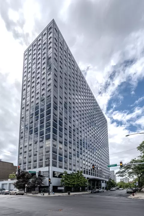 4343 N Clarendon Ave #703, Chicago, IL 60613