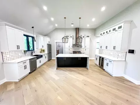Kitchen - 9517 Forest Pl, Des Plaines, IL 60016 photo 1 of 1