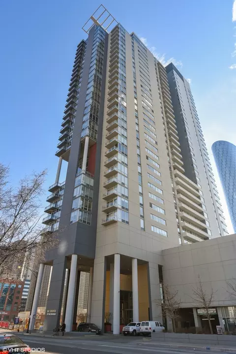 737 W Washington Blvd #2110, Chicago, IL 60661