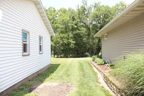 7748 E 3000 North Rd, Manville, IL 61319 photo 4