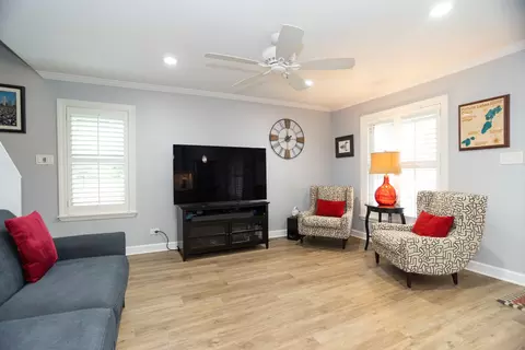 7817 W Gregory St, Chicago, IL 60656 photo 4