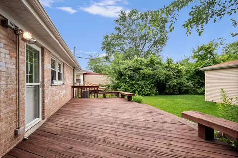 8228 Ridgeway Ave, Skokie, IL 60076