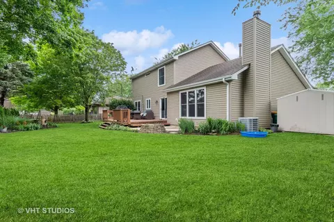 Exterior - 600 Maple Ave, Elburn, IL 60119 photo 6 of 7