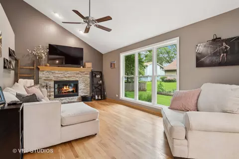 Living - 600 Maple Ave, Elburn, IL 60119 photo 2 of 3