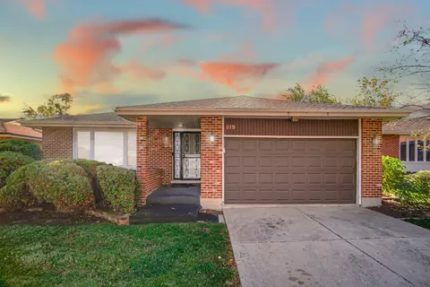 919 School Ave, Matteson, IL 60443