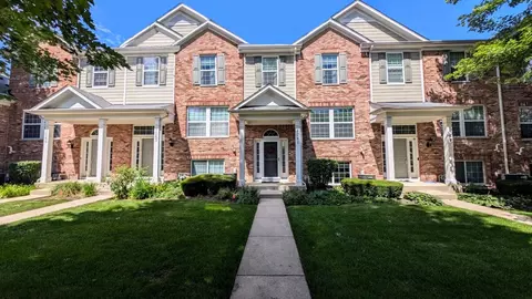 1061 Crane Pt, Elgin, IL 60124 photo 1