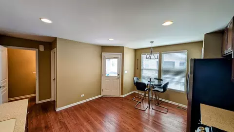 1061 Crane Pt, Elgin, IL 60124 photo 3