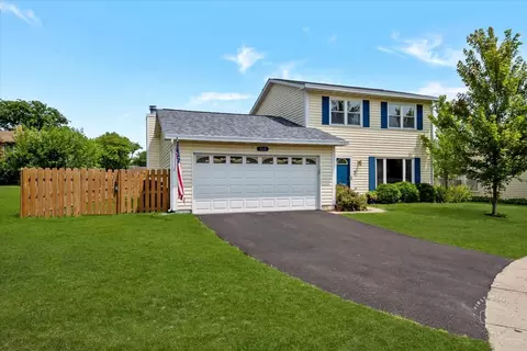 368 Laguna Ct, Carol Stream, IL 60188