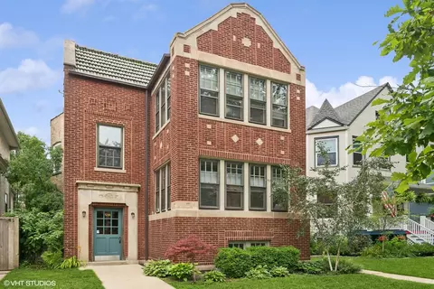 5210 N Lakewood Ave, Chicago, IL 60640