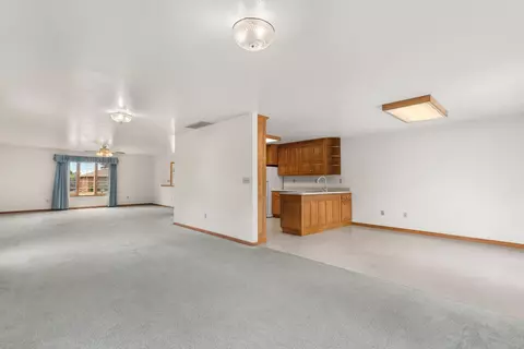 12 Chad Ave, Sullivan, IL 61951 photo 9
