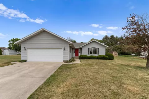 12 Chad Ave, Sullivan, IL 61951 photo 2