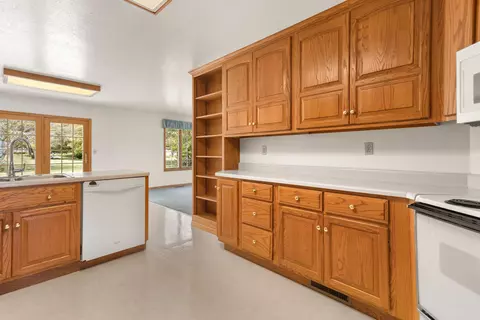 12 Chad Ave, Sullivan, IL 61951 photo 12