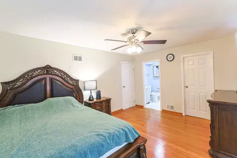 Bedroom - 9349 Maple Ln, Des Plaines, IL 60016 photo 3 of 5