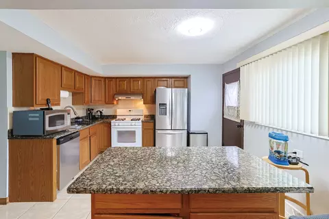 Kitchen - 9349 Maple Ln, Des Plaines, IL 60016 photo 1 of 4