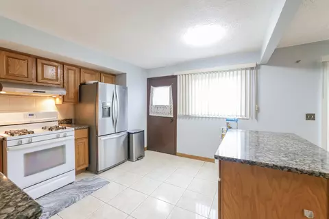 Kitchen - 9349 Maple Ln, Des Plaines, IL 60016 photo 4 of 4