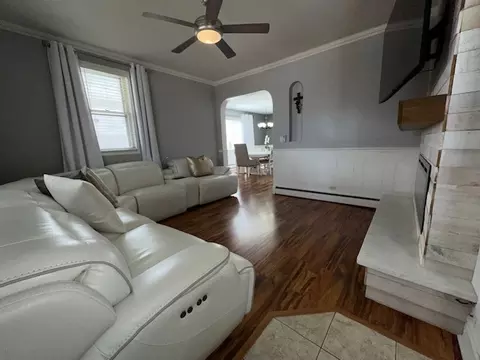 Living - 314 N Chestnut St, Addison, IL 60101 photo 1 of 2