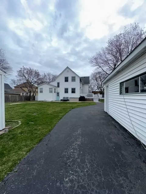 Exterior - 314 N Chestnut St, Addison, IL 60101 photo 19 of 22