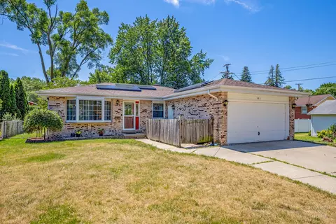 583 Sharon Dr, Crystal Lake, IL 60014