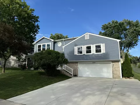 1229 Allison Ln, Schaumburg, IL 60194