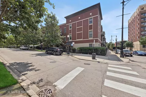 765 W 15th St #309, Chicago, IL 60607