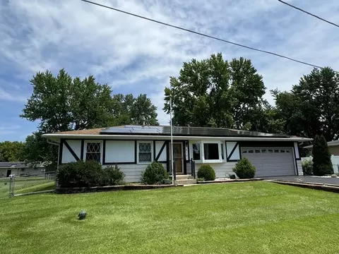 7912 Elm St, Harvard, IL 60033 photo 2