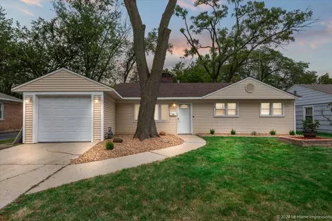 304 Shabbona Dr, Park Forest, IL 60466