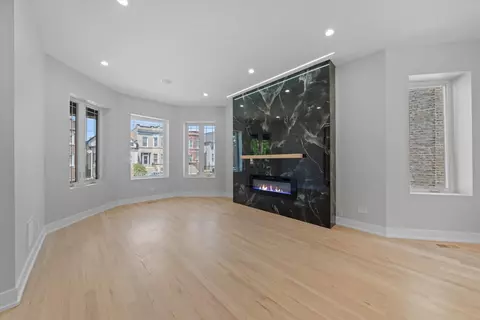 Living - 1523 E 72nd St, Chicago, IL 60619 photo 1 of 6
