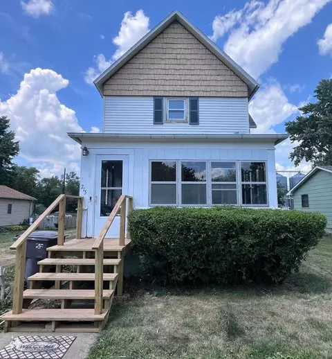 215 W Market St, Piper City, IL 60959