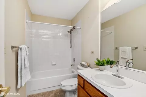 Bath - 2 Cedar Grove Ct #0, Algonquin, IL 60102 photo 2 of 2