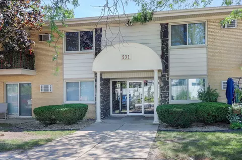 531 Carlysle Dr #2, Clarendon Hills, IL 60514
