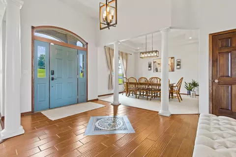 Entry Way - 8703 Overlook Dr, Roscoe, IL 61073 photo 1 of 1