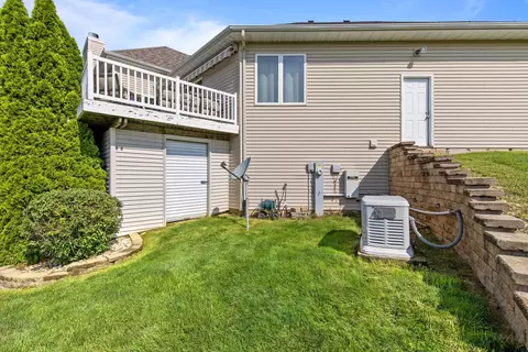 Exterior - 8703 Overlook Dr, Roscoe, IL 61073 photo 4 of 15