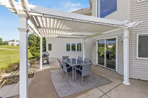 Exterior - 8703 Overlook Dr, Roscoe, IL 61073 photo 6 of 15