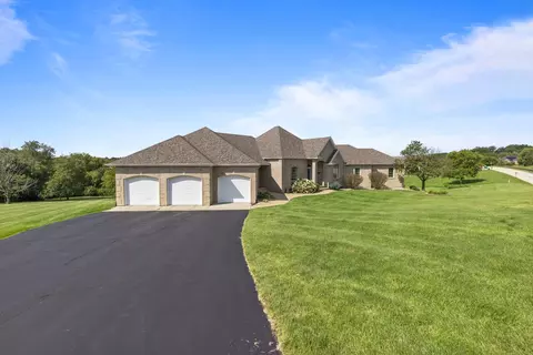 Exterior - 8703 Overlook Dr, Roscoe, IL 61073 photo 15 of 15