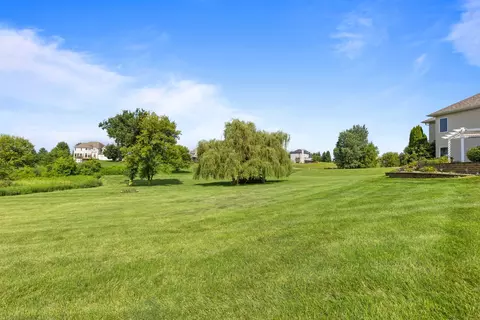 Exterior - 8703 Overlook Dr, Roscoe, IL 61073 photo 9 of 15