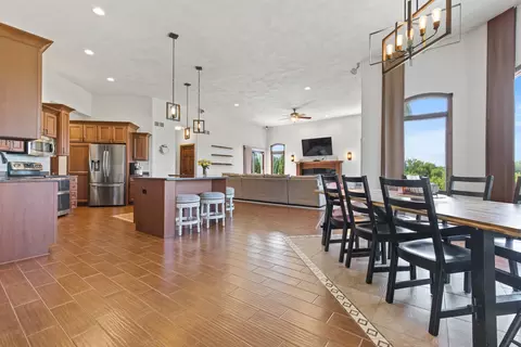 Dining - 8703 Overlook Dr, Roscoe, IL 61073 photo 2 of 4