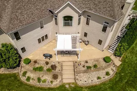 Exterior - 8703 Overlook Dr, Roscoe, IL 61073 photo 12 of 15