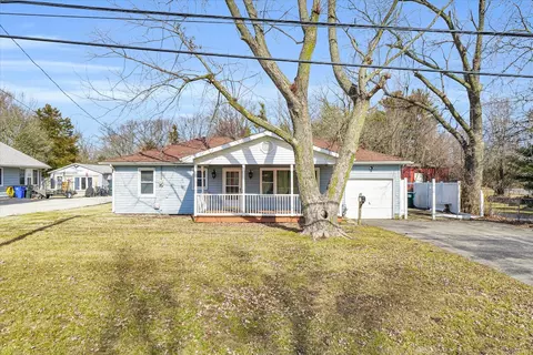 4236 E Cantrell St, Decatur, IL 62521