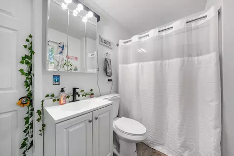 Bath - 409 2nd Ave, Marengo, IL 60152 photo 1 of 1