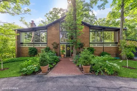 26550 N Longwood Rd, Lake Forest, IL 60045