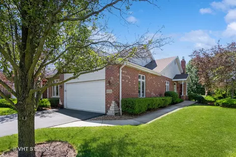 10725 Canterbury Dr, Mokena, IL 60448