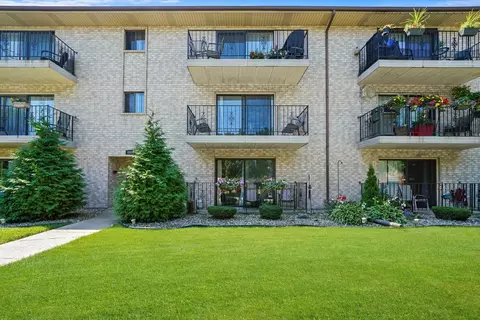 9800 Sayre Ave #1B, Chicago Ridge, IL 60415