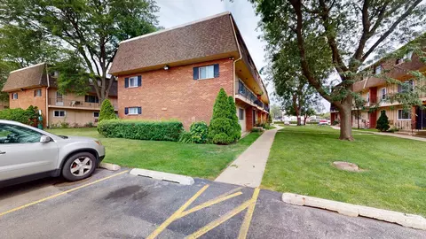 2302 Algonquin Rd #12, Rolling Meadows, IL 60008 photo 2