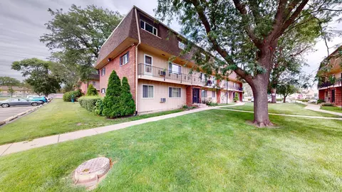 2302 Algonquin Rd #12, Rolling Meadows, IL 60008
