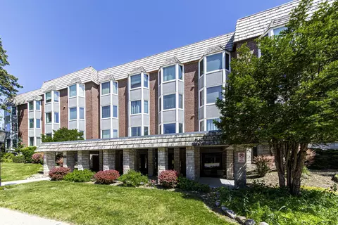 401 Ascot Dr #2E, Park Ridge, IL 60068