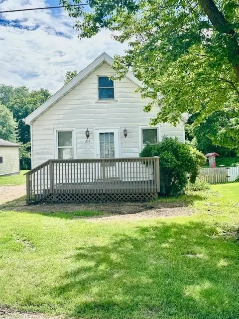 215 Willett Ave, Dixon, IL 61021