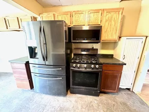 215 Willett Ave, Dixon, IL 61021 photo 4